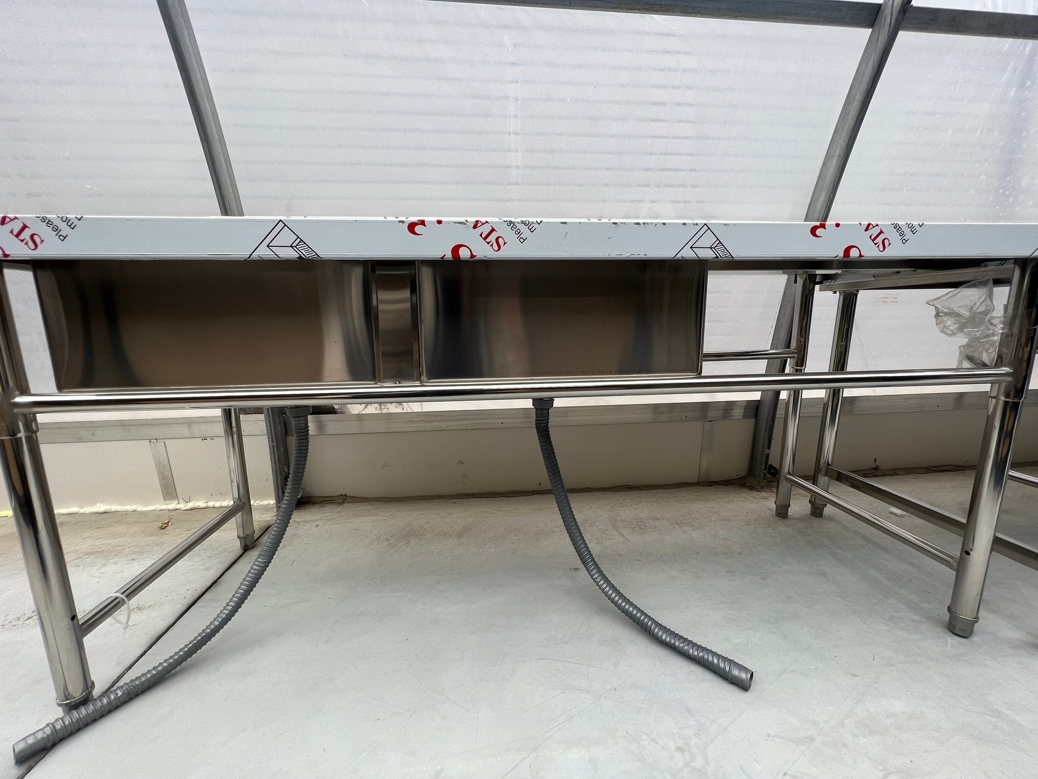 71'' CHEF Two Tub Sink with Centre Drain & Right Drainboard CH-2024