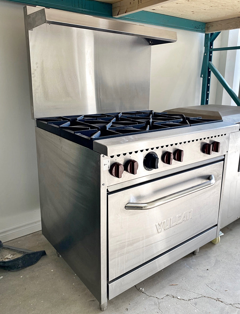 36'' Vulcan Natural Gas 6 Burner Range with Oven, SX36-6BN