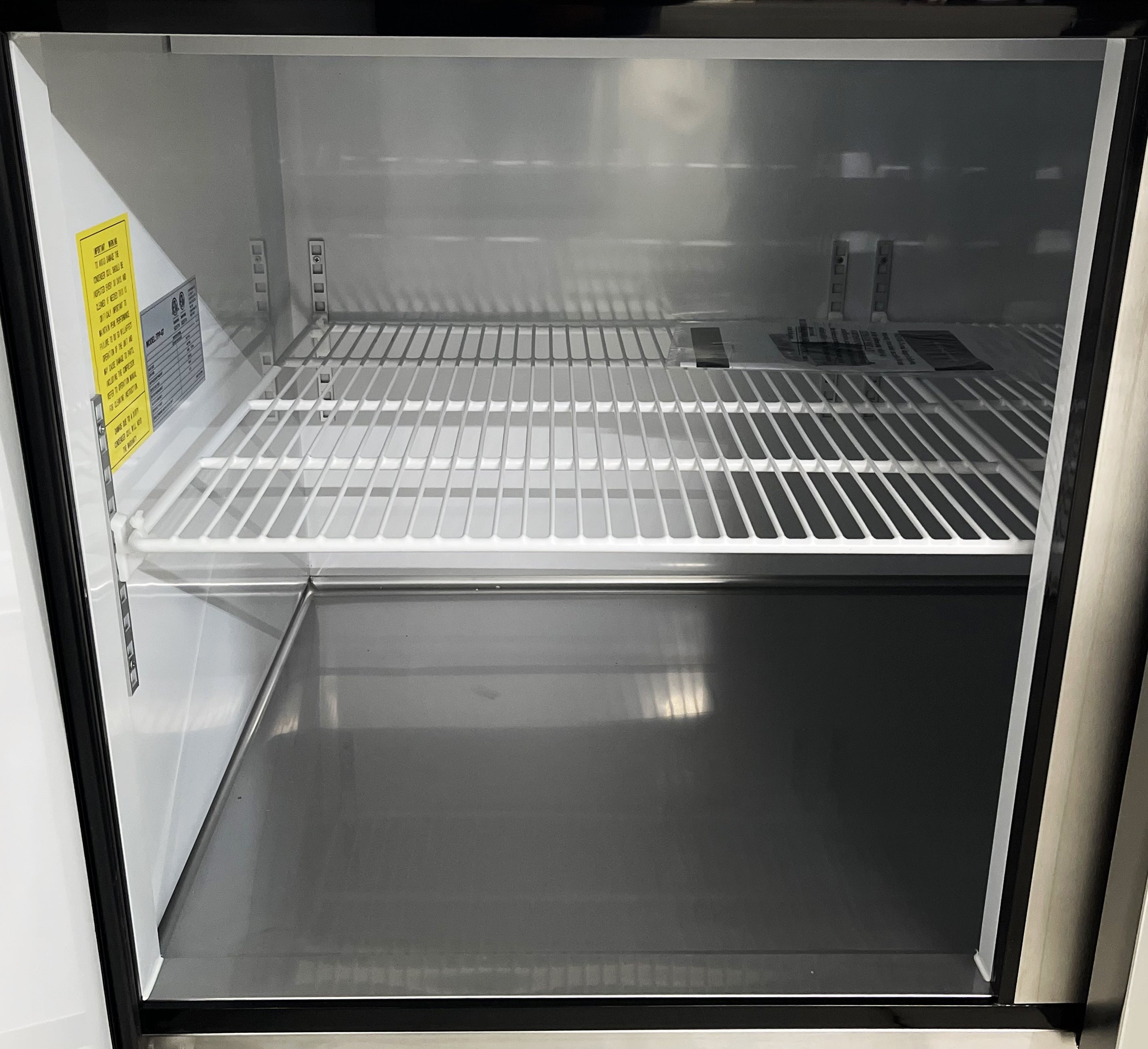 72'' CHEF Double Door Refrigerated Pizza Prep Table TPP-67T