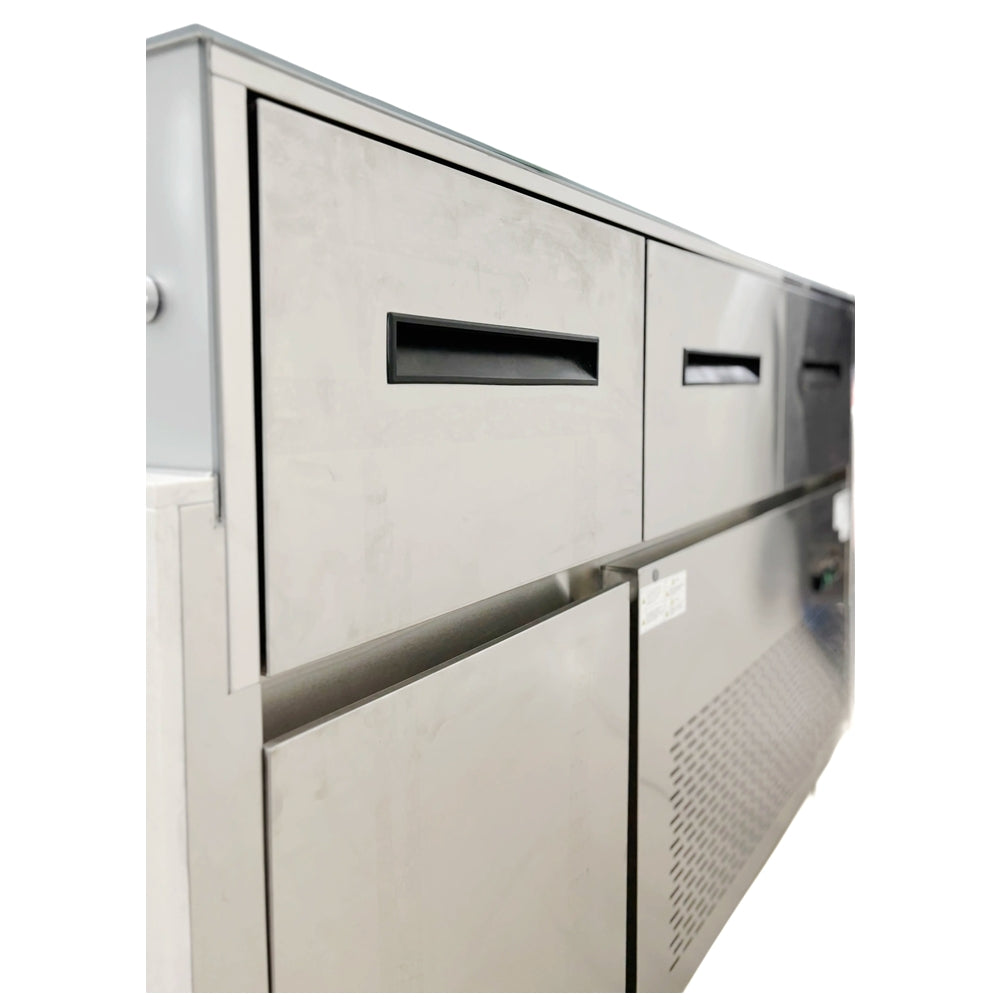 Alaska Line 59'' Chocolate Display Case HIT-418