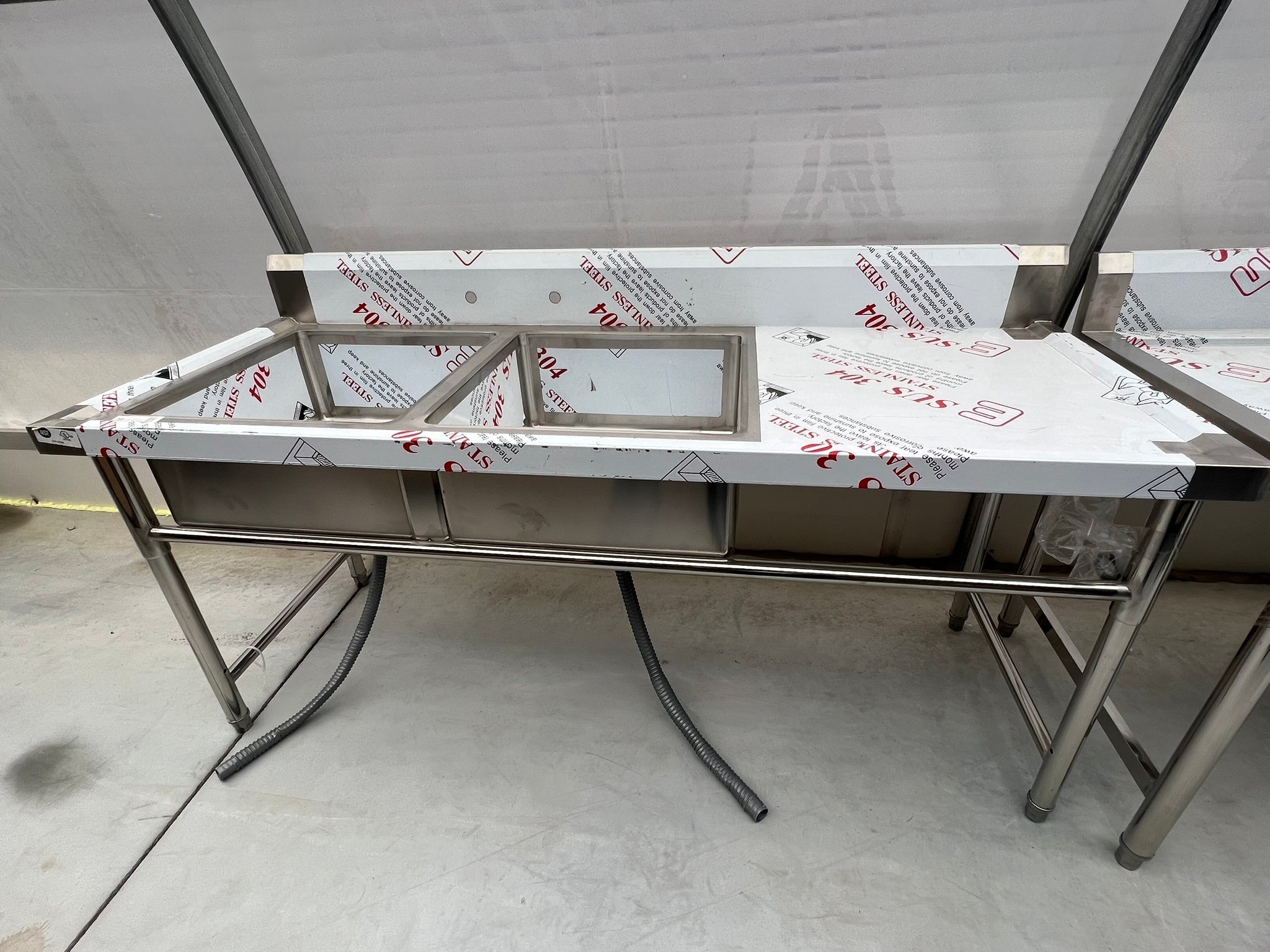 71'' CHEF Two Tub Sink with Centre Drain & Right Drainboard CH-2024